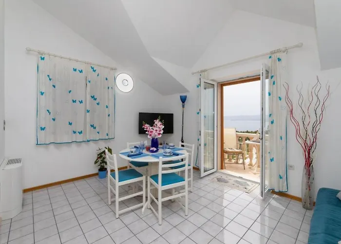 Dinko Apartman *